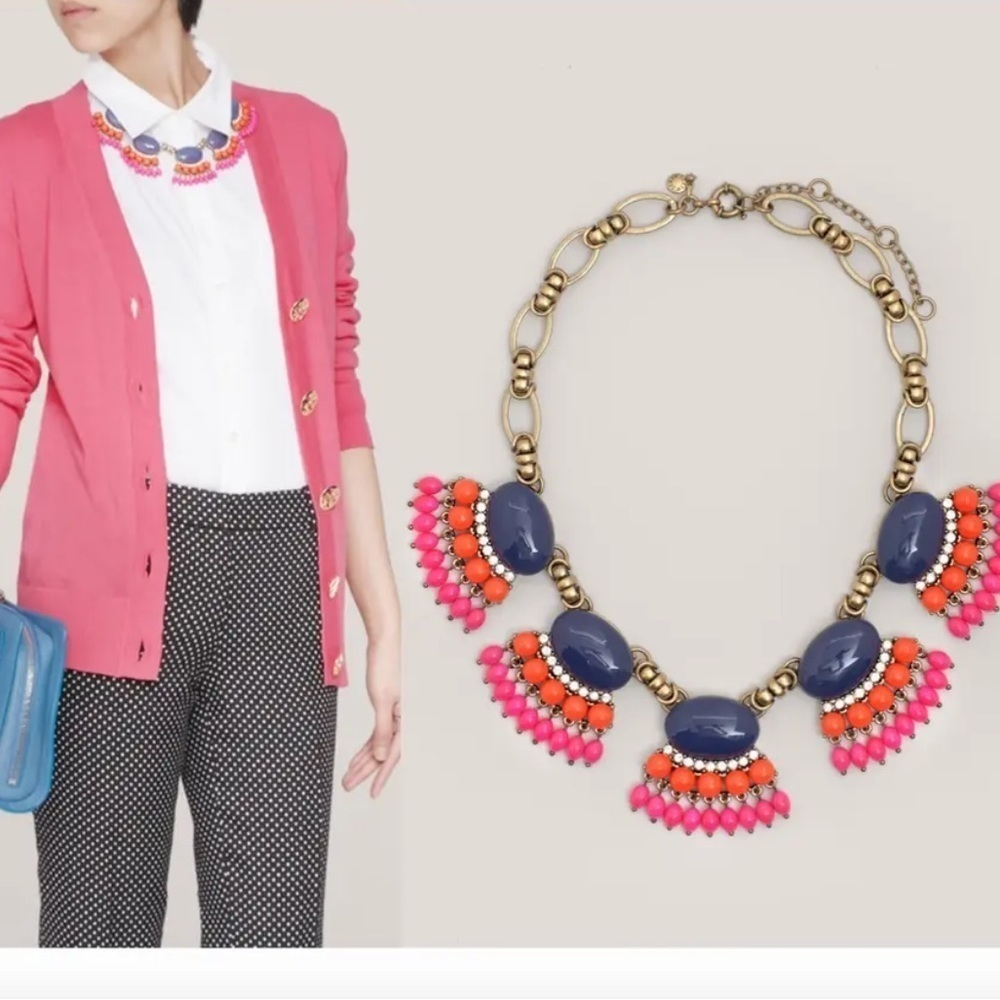 J CREW Fan Fringe statement Necklace Vibrant Fuchsia (Main Line‎ collection)